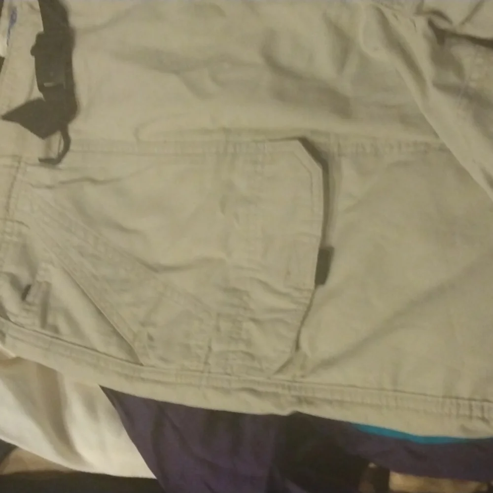 Shorts - Picture 2 of 4